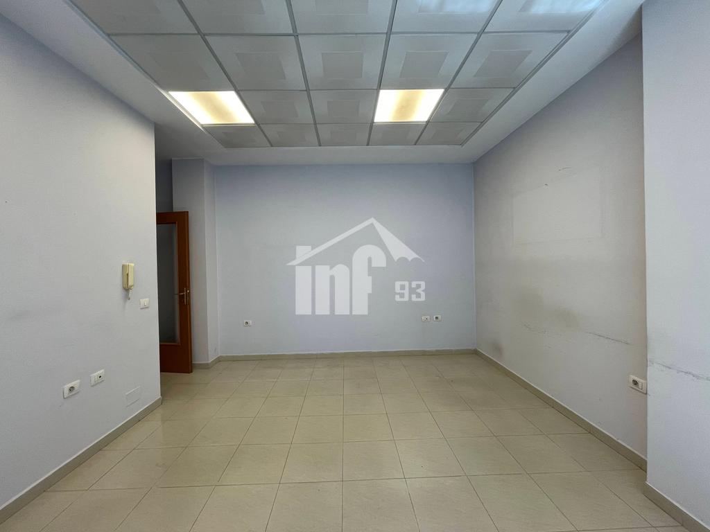 En el centro, cerca de toptani center (4)