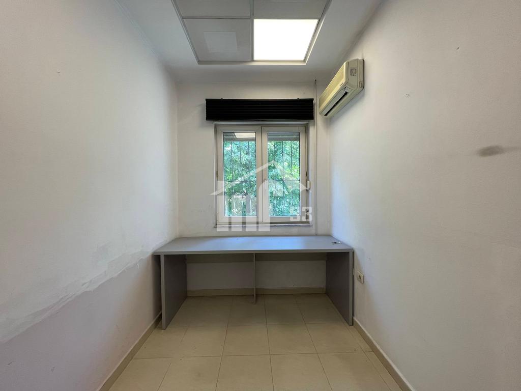 Ne qender, prane toptani center (8)