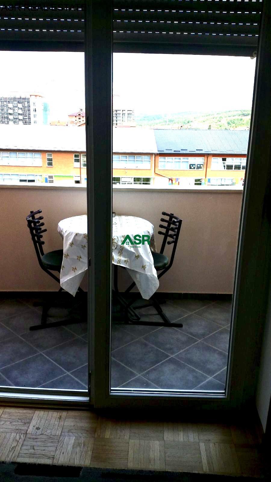 Lëshohet banesa me qira në lagjën e spitalit