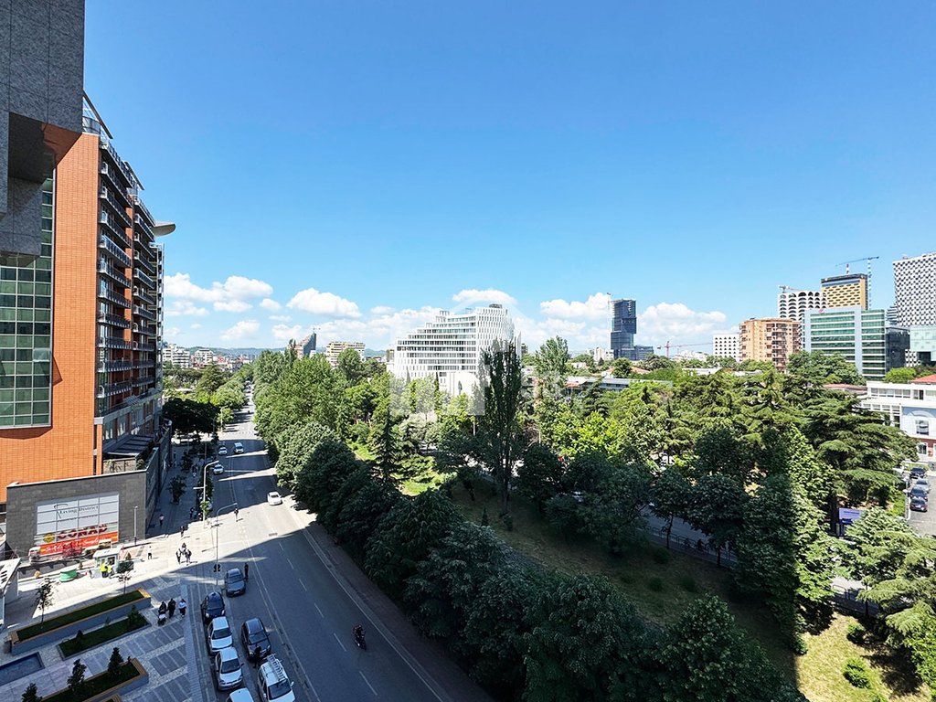 “Downtown One”, boulevard “Bajram Curri”