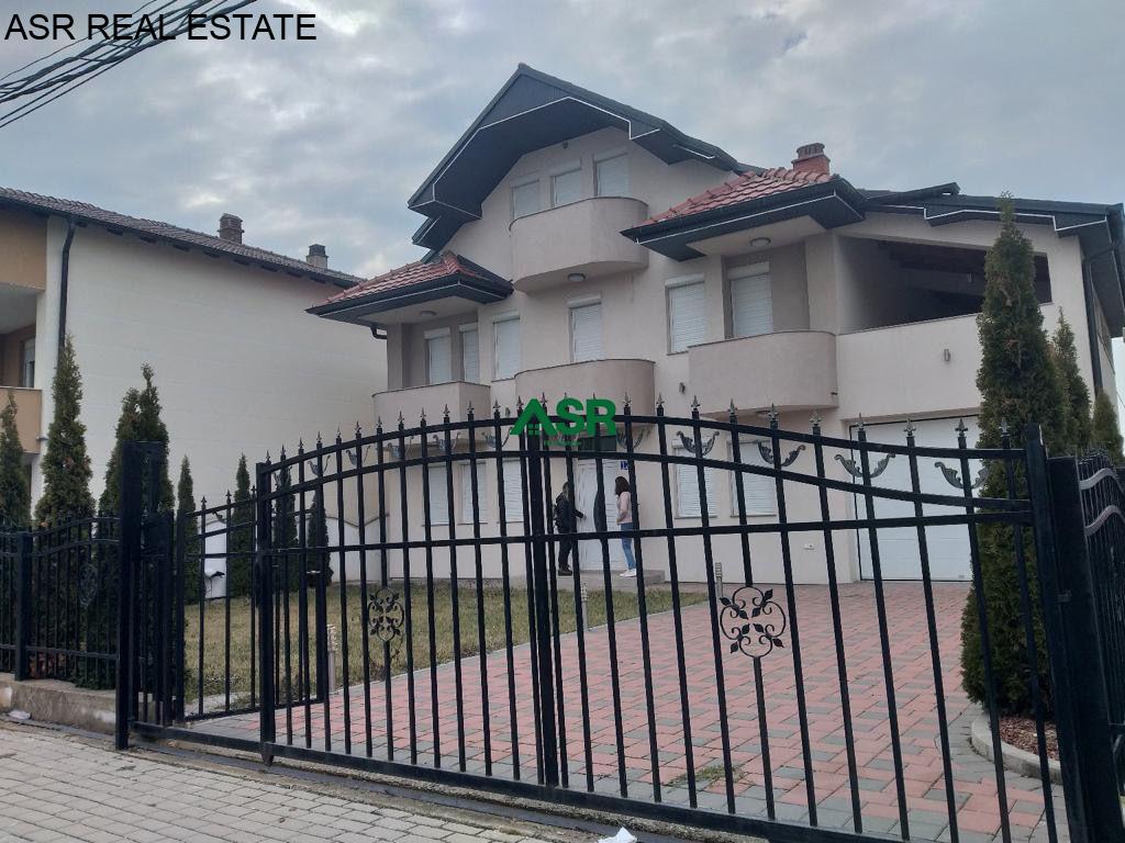 Shitet shtepia ne lagjen qendresa ne prishtine
