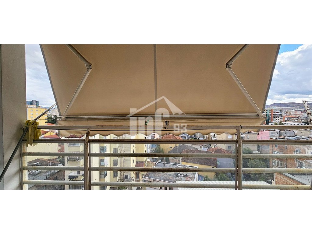Calle naim frasheri, cerca del mozaïk de Tirana