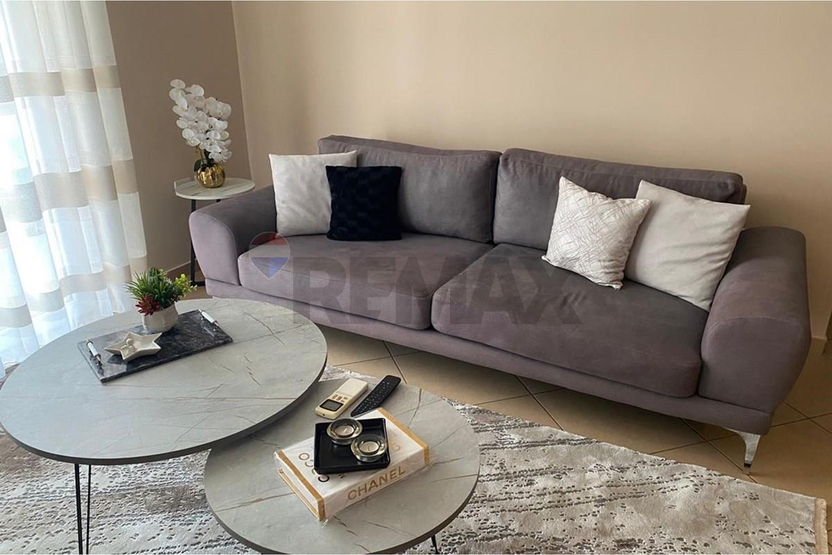 Apartament 1+1, per qira , rruga kavajes ,pallati tibos.