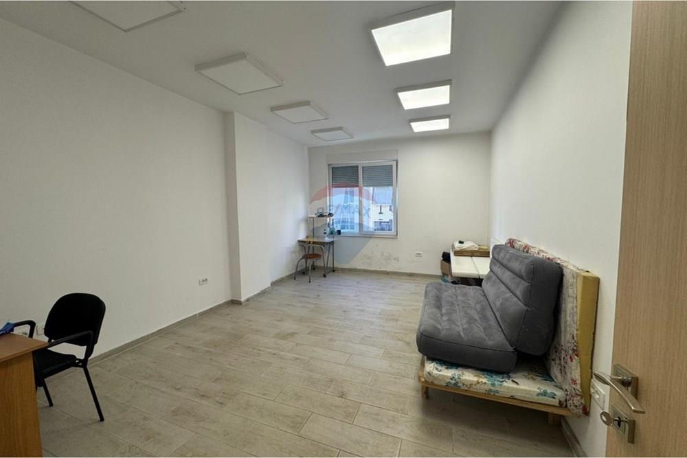 Shitet apartament 3+1 +2 te rruga dritan hoxha ne laprake