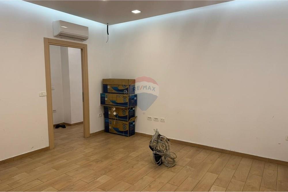Shitet apartament 3+1 +2 te rruga dritan hoxha ne laprake