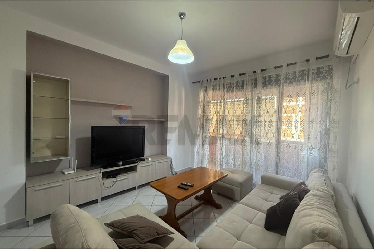 Apartament 1+1 me qira pranë santanna lounge