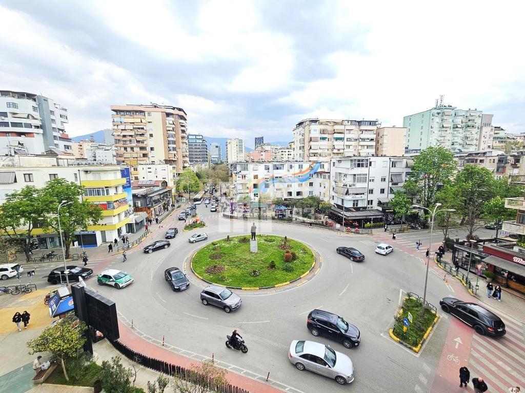 Ismail qemali strasse in der nähe des alten blocks