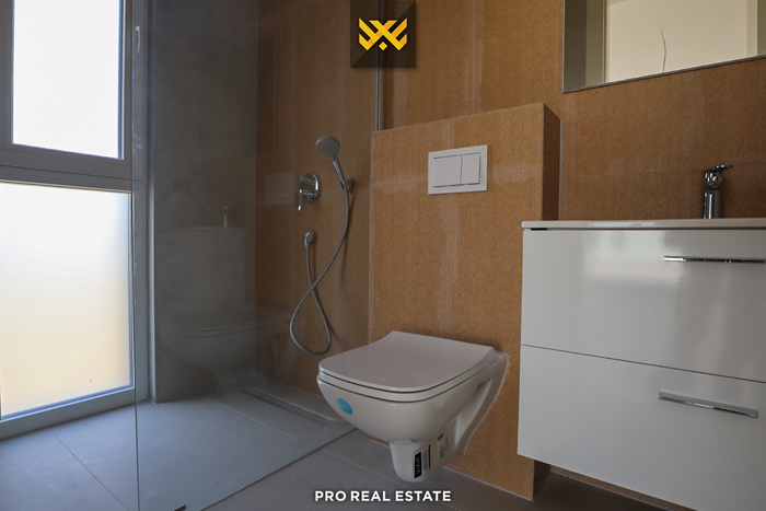 Terrazza 120m² + 50m² con #affitto nel quartiere marigona hill