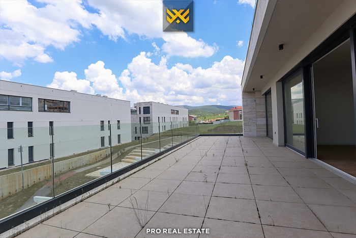 Terrazza 120m² + 50m² con #affitto nel quartiere marigona hill