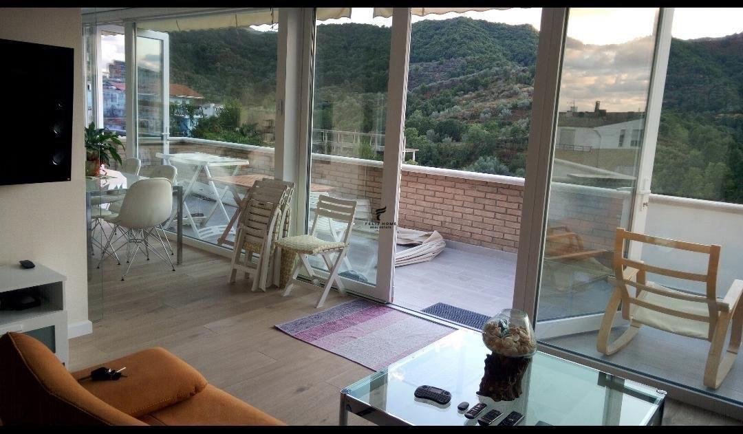 Shitet apartament duplex 4+1+3 liqeni i thate 38.500.000 leke