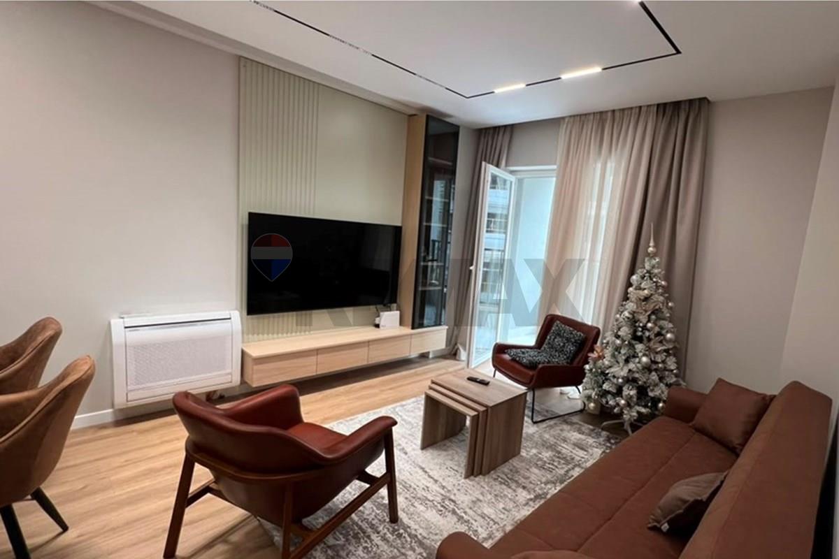 Apartamento 2+1 +2+ plaza de parking para alquiler univers city