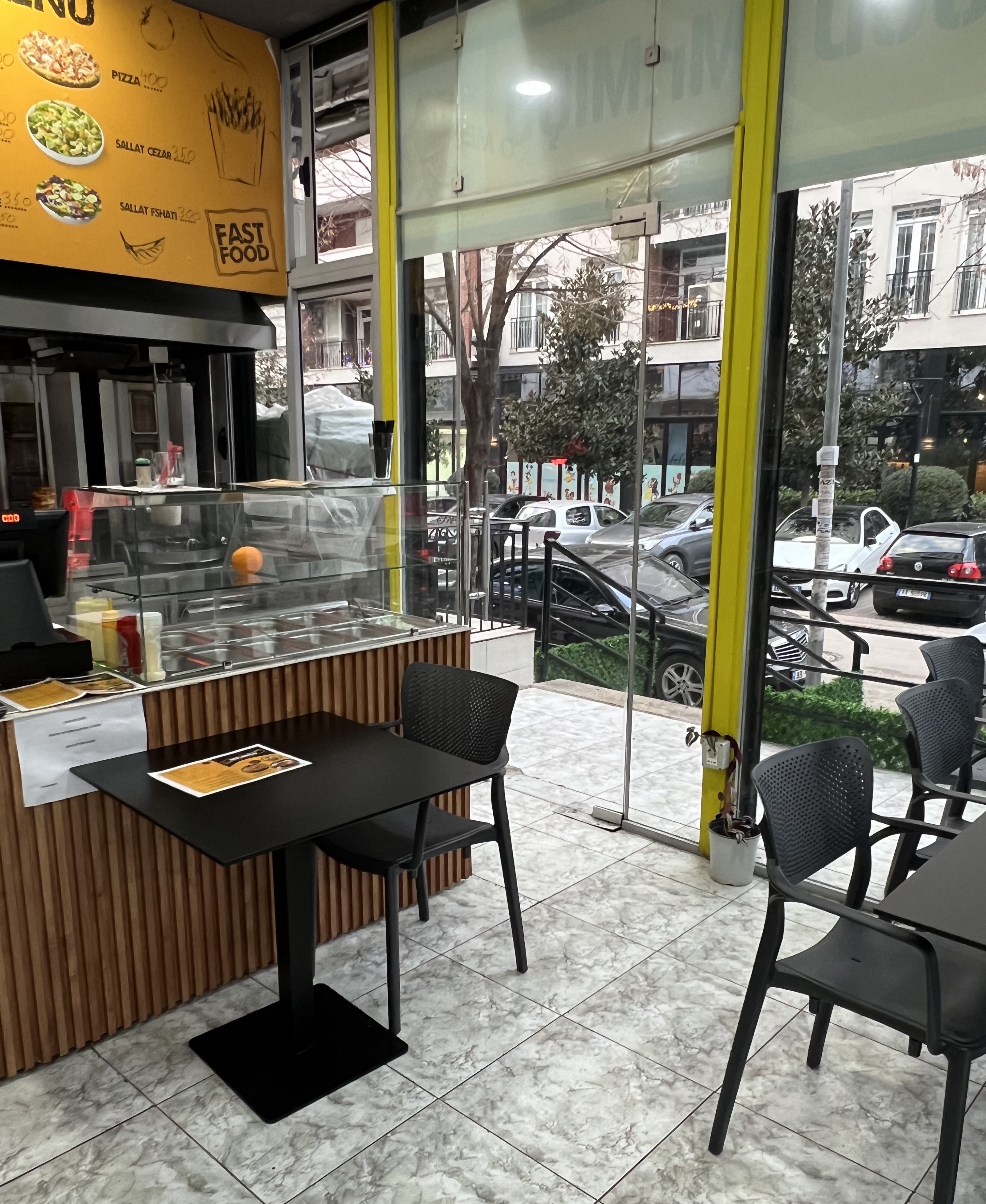 Shitje | biznes fast food | rruga 5 maji | 11000 € (3)