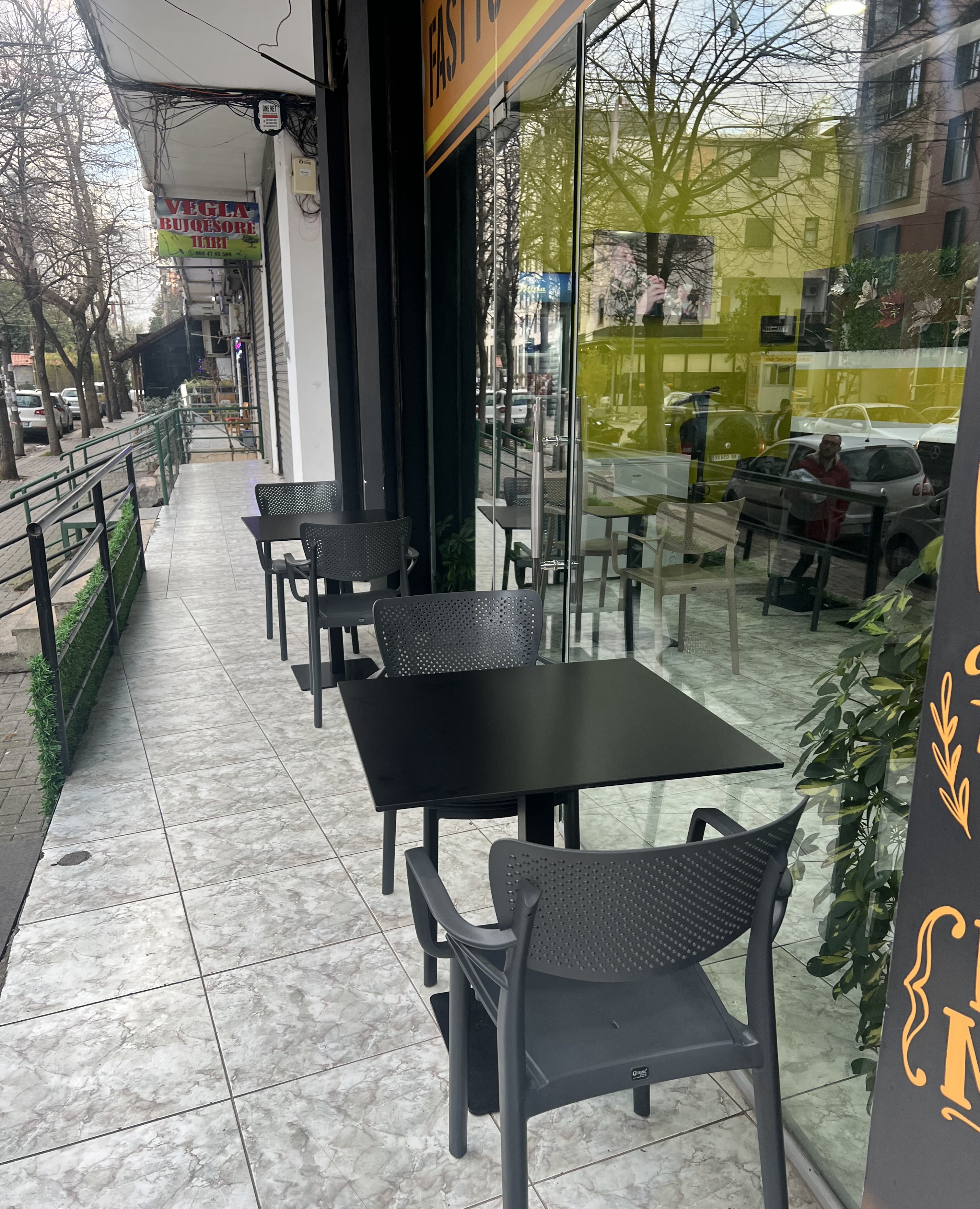 Shitje | biznes fast food | rruga 5 maji | 11000 € (8)