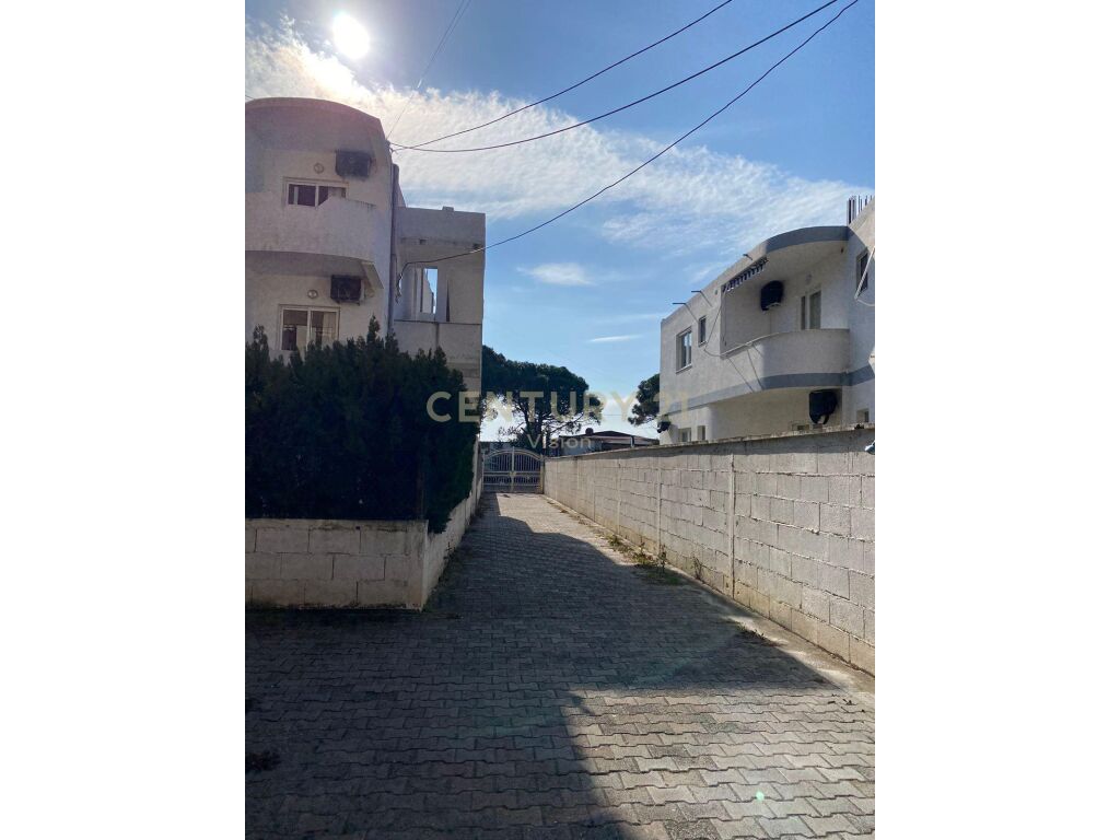 Shitet hoteli ne qender te velipojes | 1245 m²