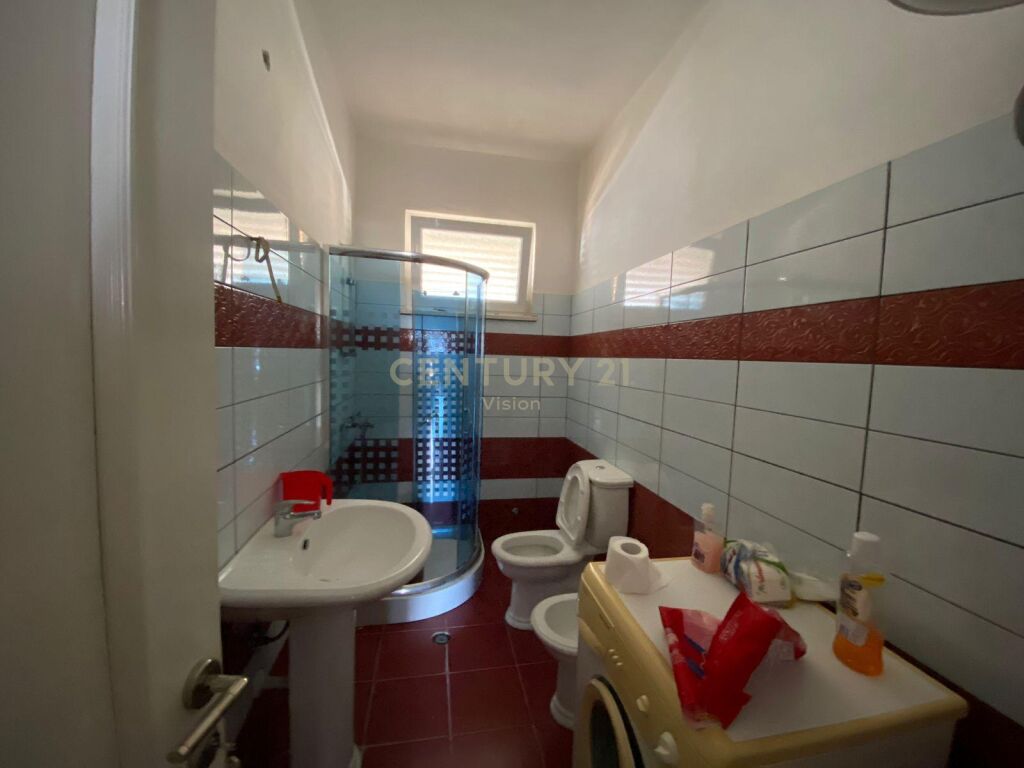 Shitet hoteli ne qender te velipojes | 1245 m²