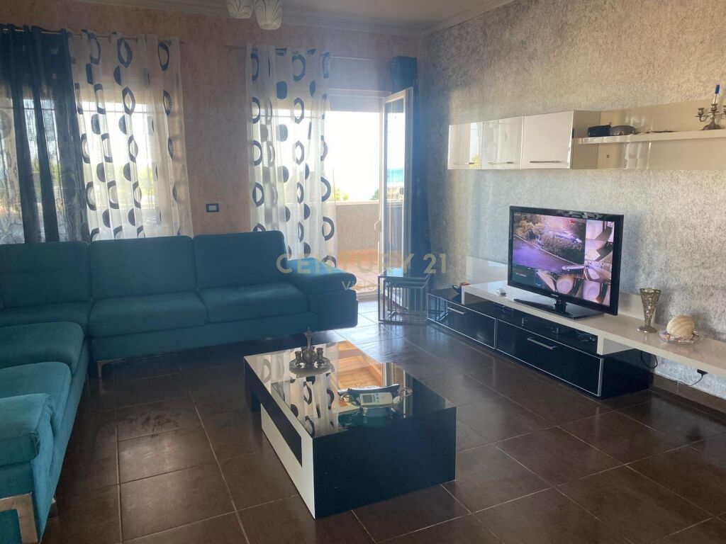 Shitet hoteli ne qender te velipojes | 1245 m²