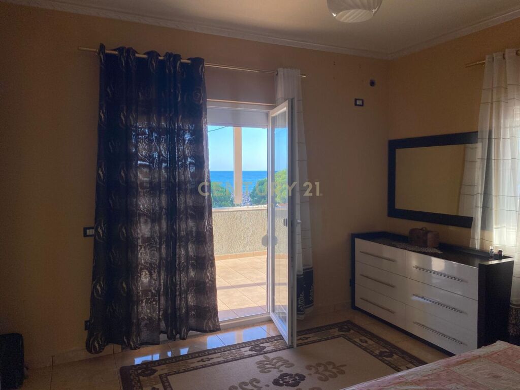 Shitet hoteli ne qender te velipojes | 1245 m²