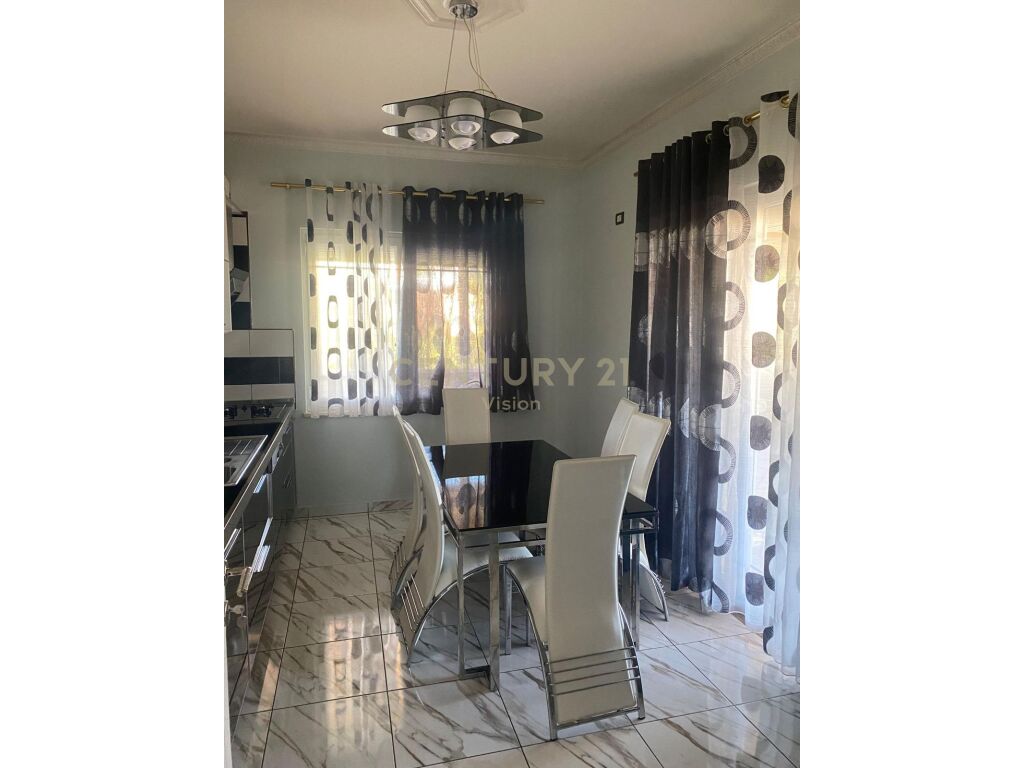Shitet hoteli ne qender te velipojes | 1245 m²