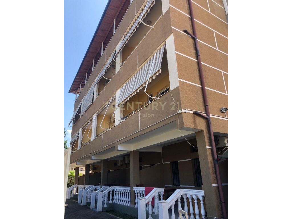 Shitet hoteli ne qender te velipojes | 1245 m²