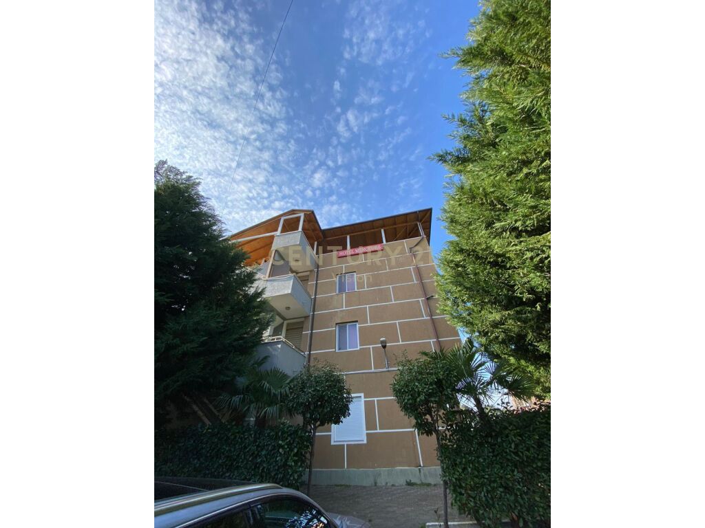 Shitet hoteli ne qender te velipojes | 1245 m²
