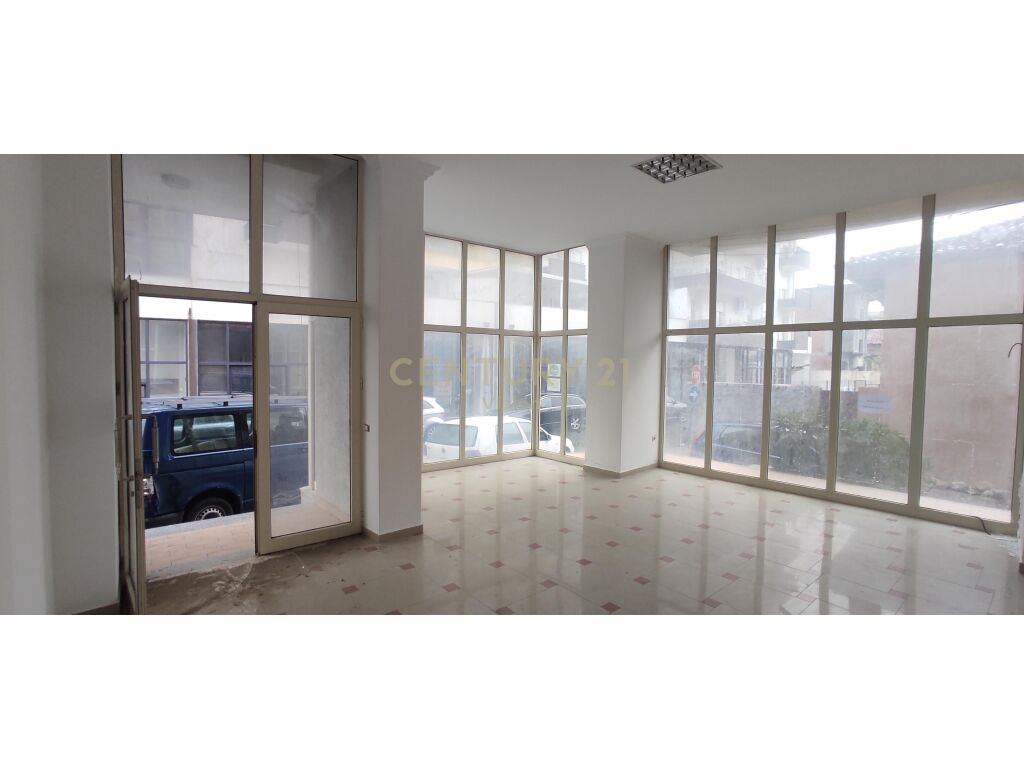 Ambient komercial në shitje në ura dervish beg, Shkodër - 269.100€ | 207.31 m²