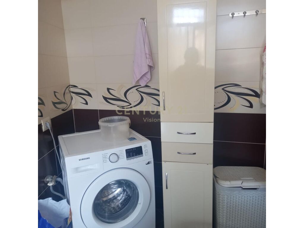 Shitet vila tek arra madhe | 784m² toke