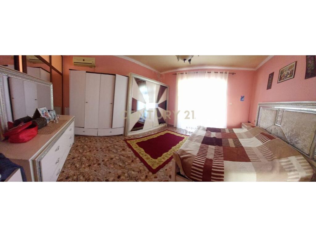 Shitet vila tek arra madhe | 784m² toke