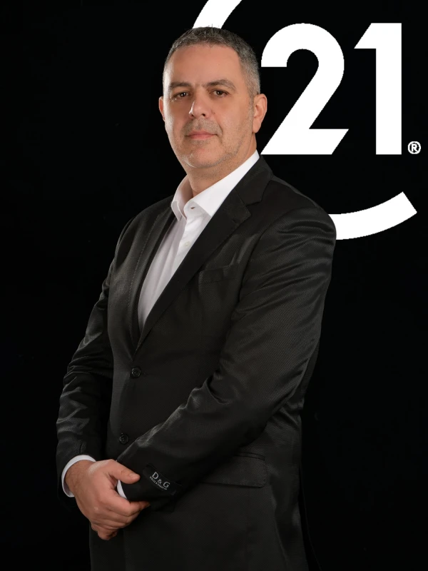 Shitet vila + 2000 metra katror toke ne malesi te madhe!!