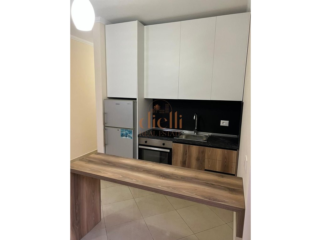 Apartament 2+1 per qira ne Astir