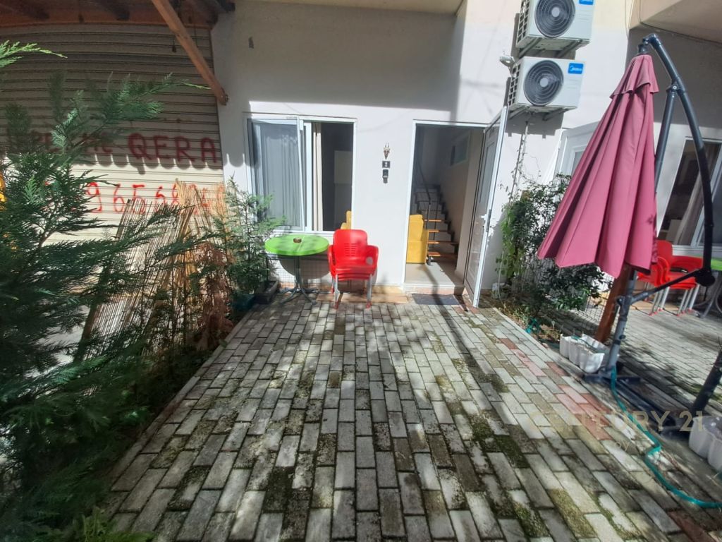 Shiten 4 duplekse ne golem te pishat e buta !