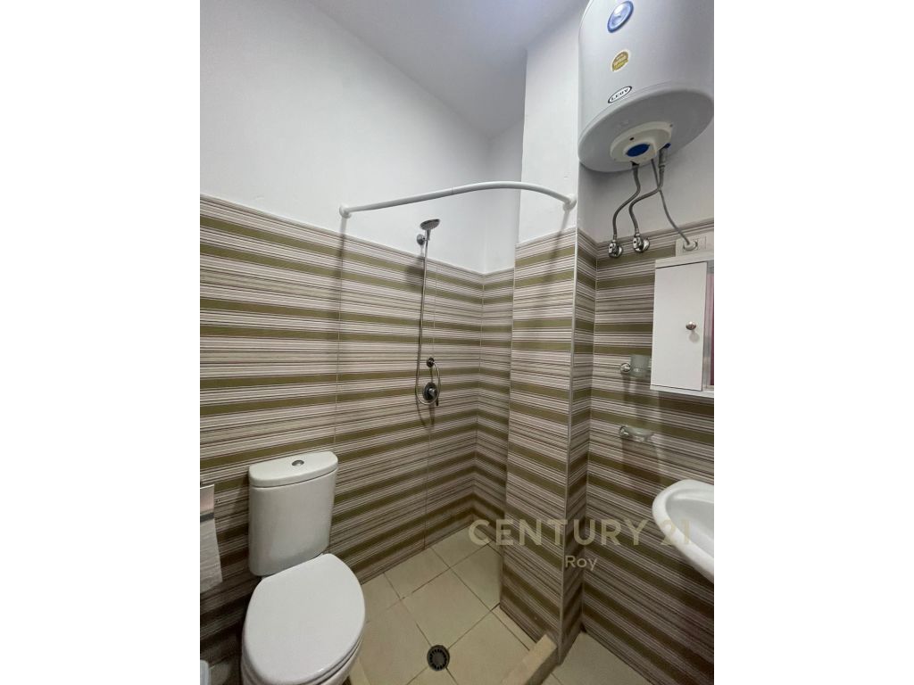 Shiten 4 apartamente 1+1 me oborr tek Mali i Robit !