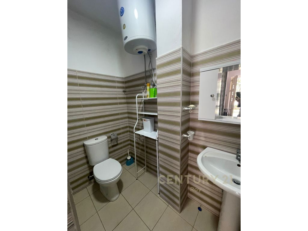 Shiten 4 apartamente 1+1 me oborr tek Mali i Robit !