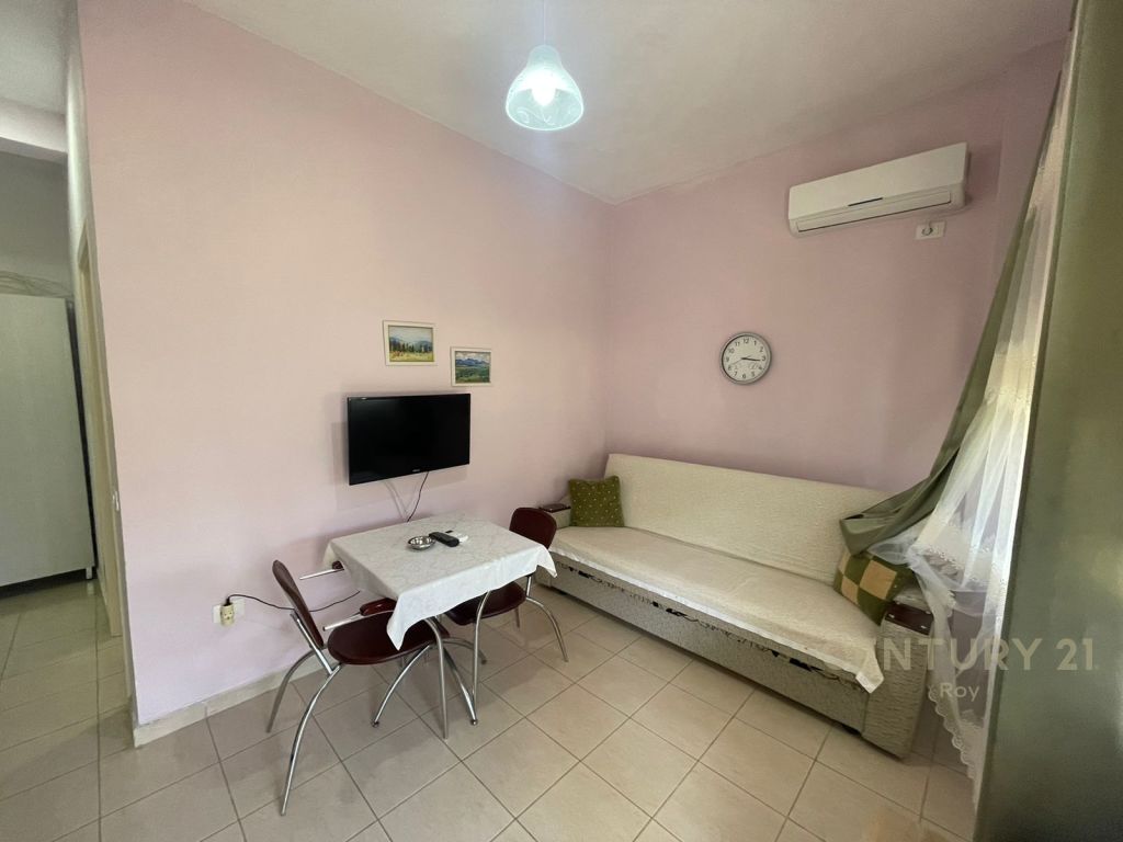 Shiten 4 apartamente 1+1 me oborr tek Mali i Robit !