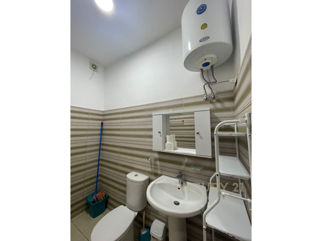 Shiten 4 apartamente 1+1 me oborr tek Mali i Robit !