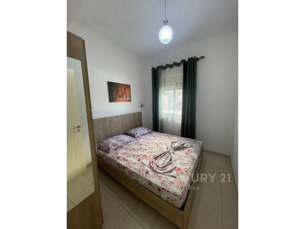 Shiten 4 apartamente 1+1 me oborr tek Mali i Robit !