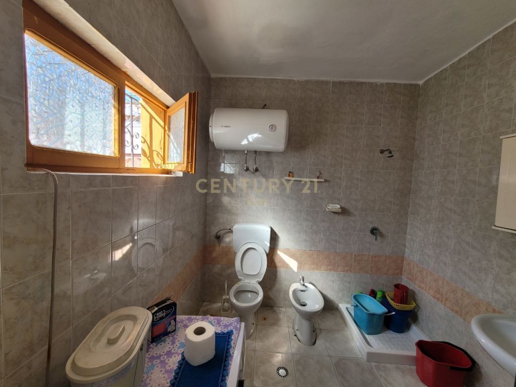 Shitet shtepi private prane muzeumit ne durres!