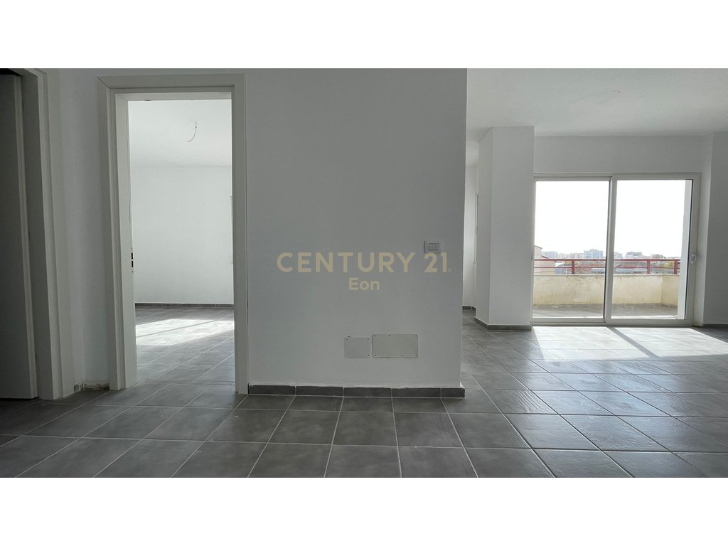 Shitet apartament 3+1+2 ne shkozet!