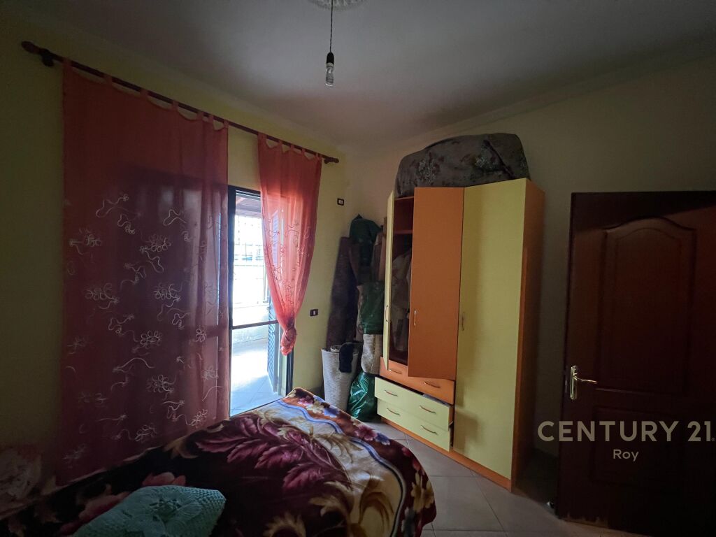 Shitet apartament 3+1+2 ne shkozet!
