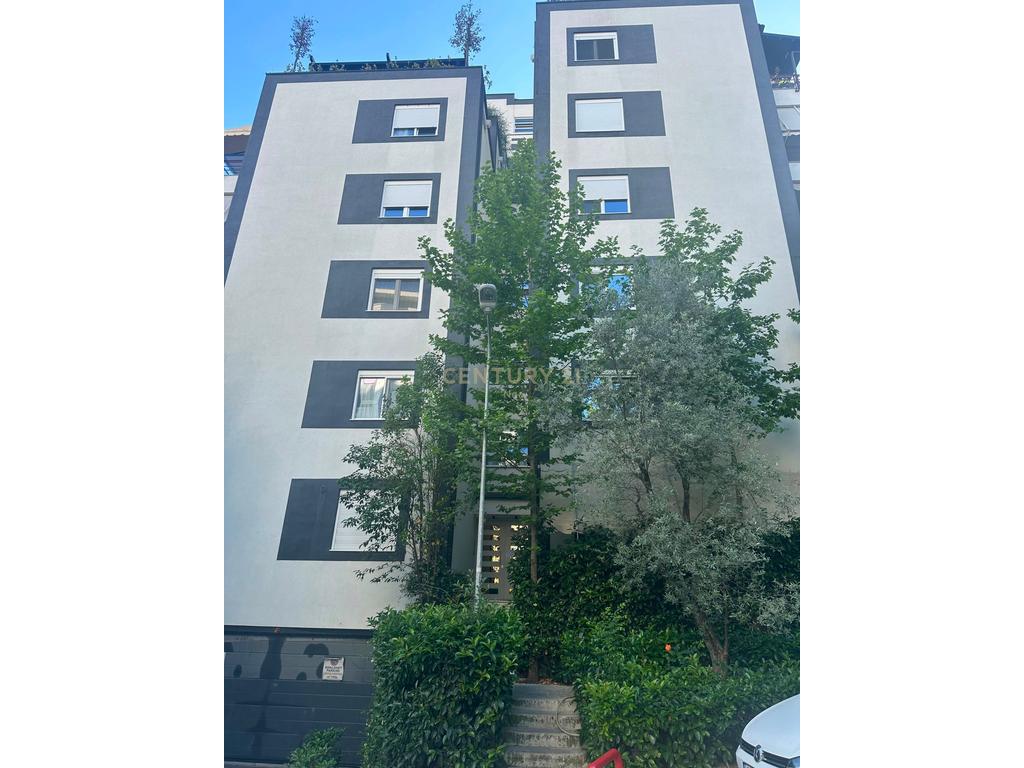 Apartament+ 2 parkime te liqeni i thate.
