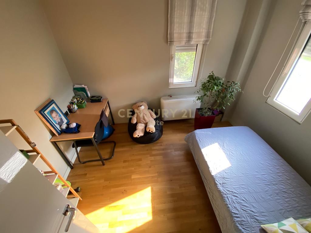 Apartament+ 2 parkime te liqeni i thate.
