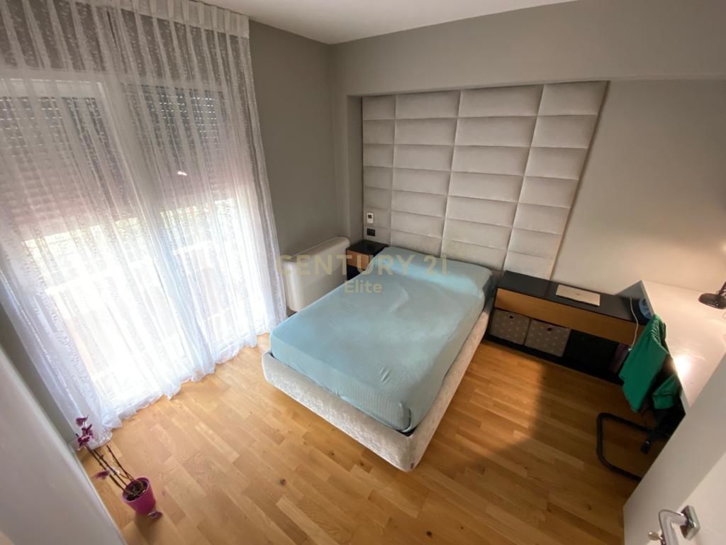 Apartament+ 2 parkime te liqeni i thate.