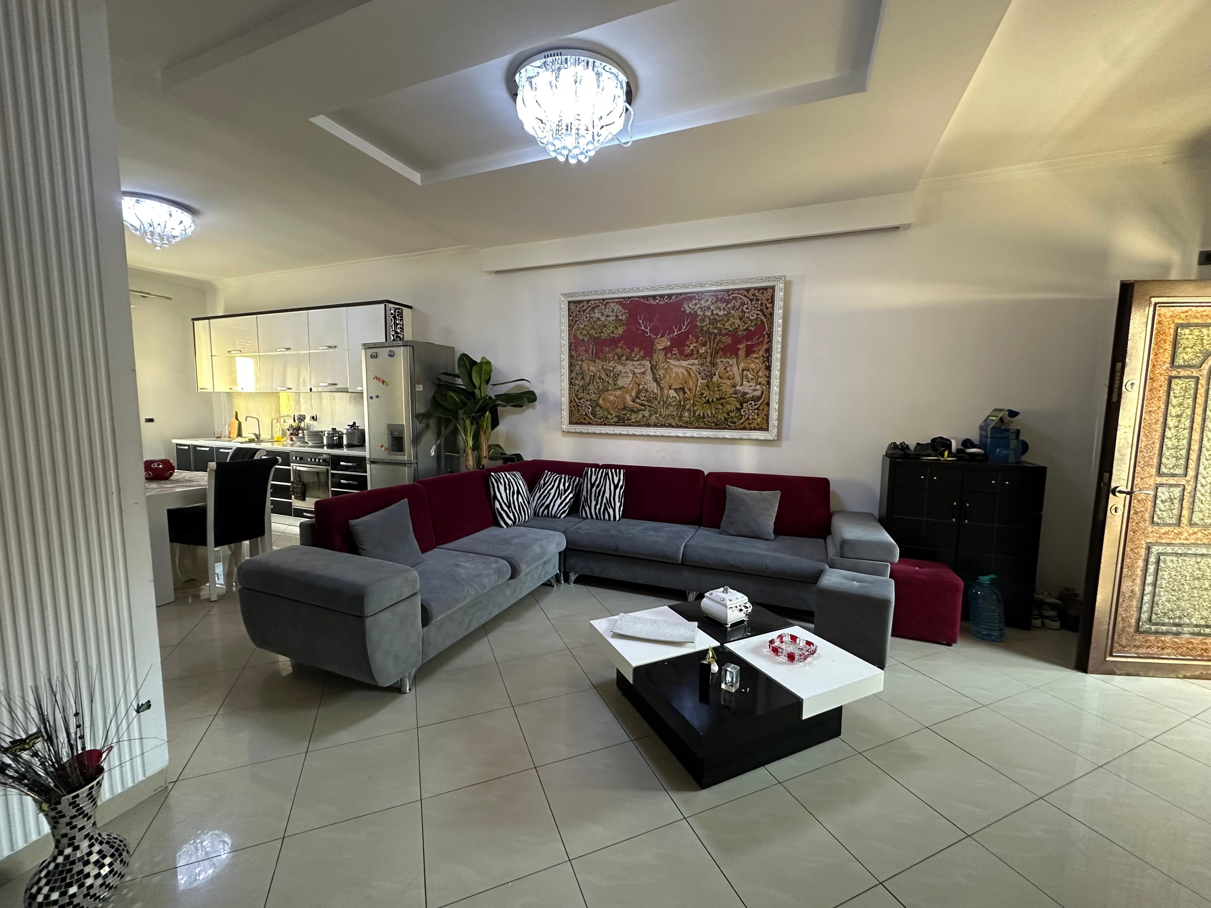 Verkauf | villa 8 + 1 | selitë | 720.000 €