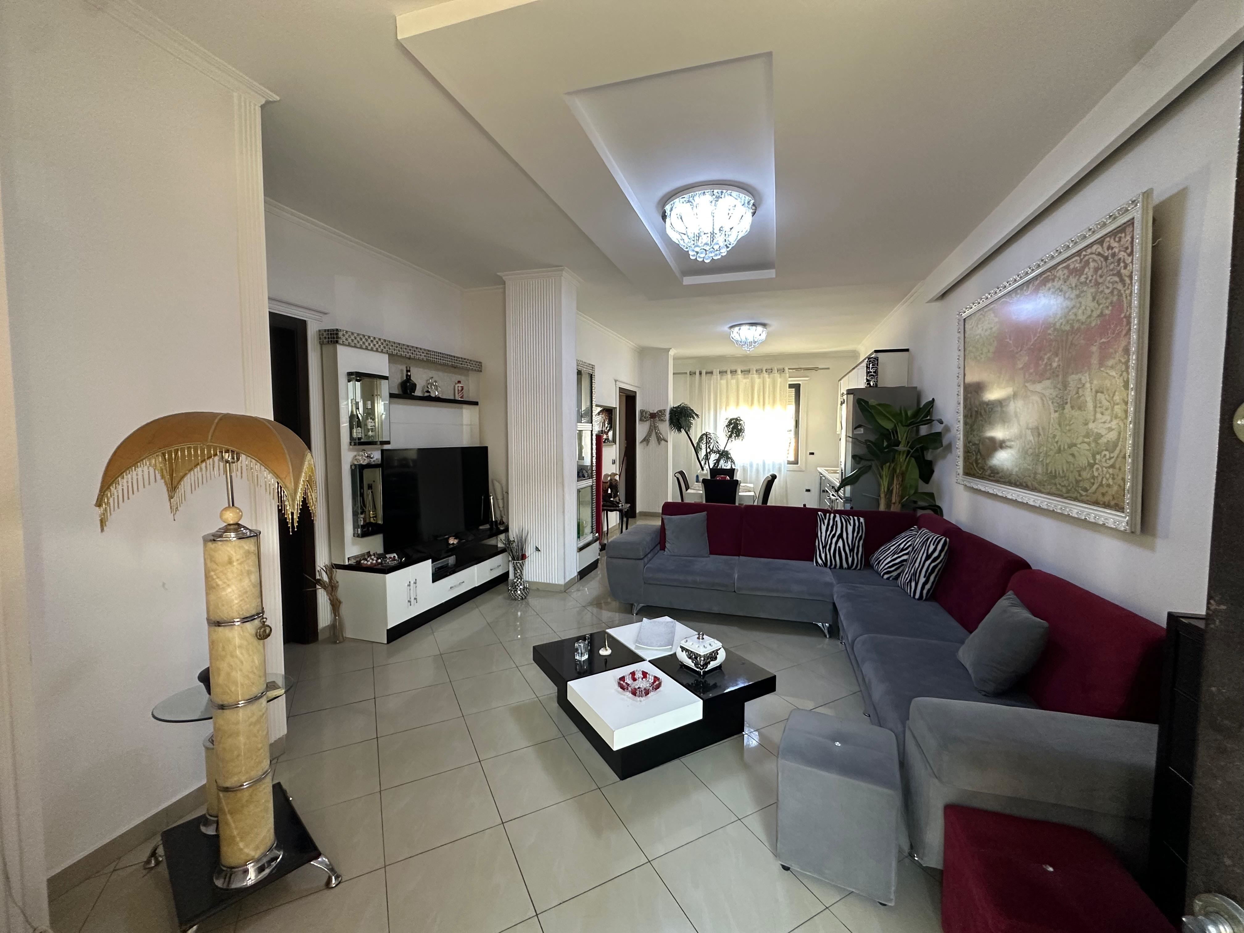 Verkauf | villa 8 + 1 | selitë | 720.000 € (6)