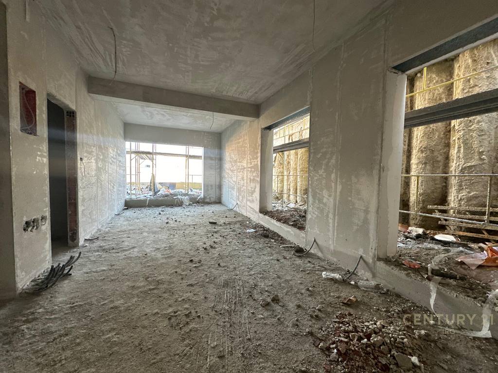 Shitet dupleks te lakeside residence !