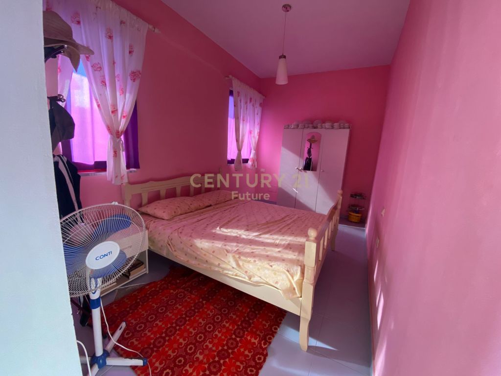 Shitet hotel ne velipoje 3-katesh tek rruga nr. 3