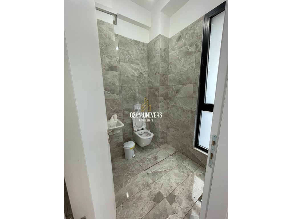 Espace commercial à louer, près de square 21, rruga e kavajës!