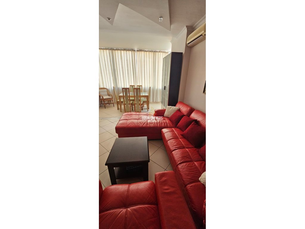 Apartament 2+1 për shitje, në lungomare, Vlorë!