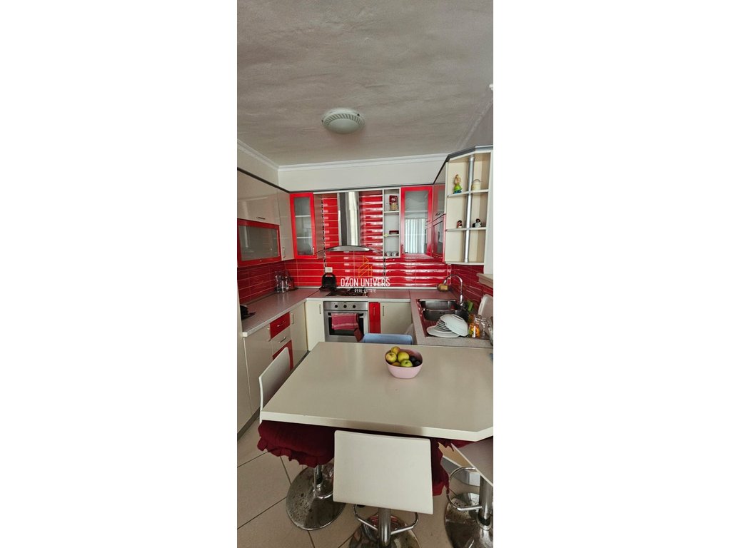 Apartament 2+1 për shitje, në lungomare, Vlorë!