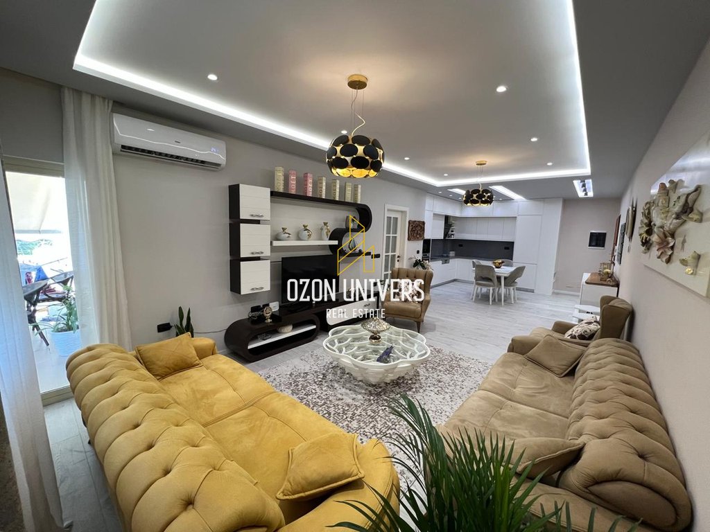 2+1+2 wohnung mit parkplatz, in der nähe des lake thatë!