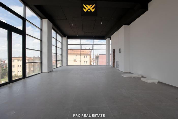 Lokal 114m² me #qira te Mati 1